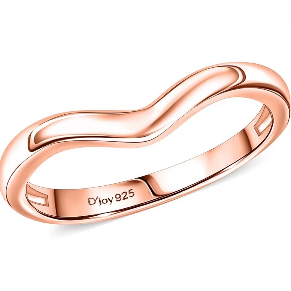 $90 Retail Chevron Ring in 18K Rose Gold Over 925 Sterling Silver